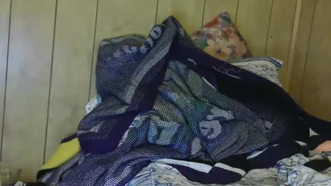 Snapshot of dantehot82 chatting on December 12, 10:42 pm dantehot82 online show from December 12, 10:42 pm