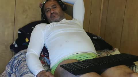 Snapshot of dantehot82 chatting on January 1, 7:20 am dantehot82 online show from January 1, 7:20 am