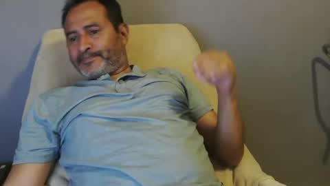 Snapshot of dantehot82 chatting on January 4, 7:23 pm dantehot82 online show from January 4, 7:23 pm