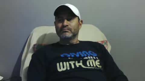 Snapshot of dantehot82 chatting on January 5, 10:40 pm dantehot82 online show from January 5, 10:40 pm