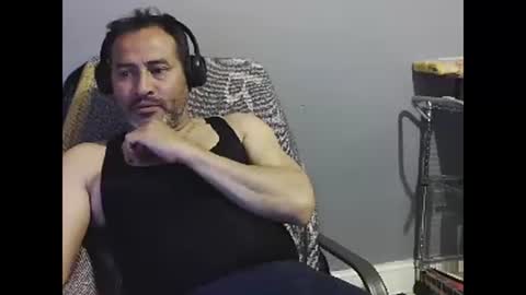 Snapshot of dantehot82 chatting on January 7, 11:24 pm dantehot82 online show from January 7, 11:24 pm