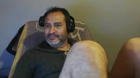 Snapshot of dantehot82 chatting on January 8, 2:25 am dantehot82 online show from January 8, 2:25 am