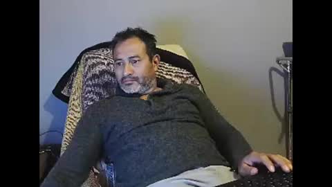 Snapshot of dantehot82 chatting on January 9, 4:08 am dantehot82 online show from January 9, 4:08 am