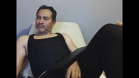 Snapshot of dantehot82 chatting on January 17, 9:28 pm dantehot82 online show from January 17, 9:28 pm