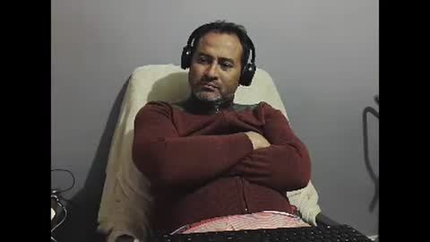 Snapshot of dantehot82 chatting on January 19, 7:36 am dantehot82 online show from January 19, 7:36 am