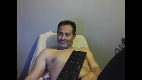 Snapshot of dantehot82 chatting on January 20, 2:01 am dantehot82 online show from January 20, 2:01 am