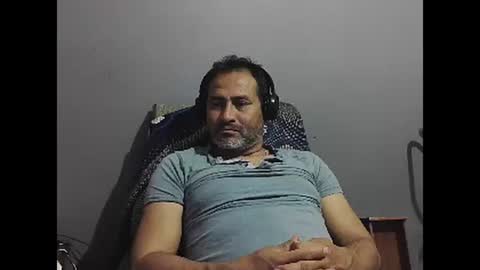 Snapshot of dantehot82 chatting on January 25, 2:37 am dantehot82 online show from January 25, 2:37 am