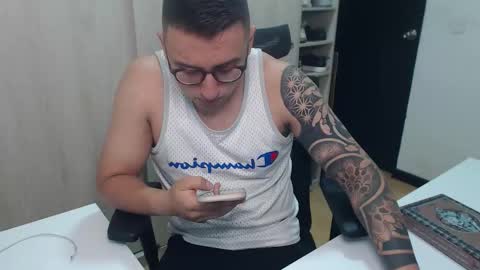 Snapshot of dantevesper chatting on March 8, 9:29 pm dantevesper online show from March 8, 9:29 pm