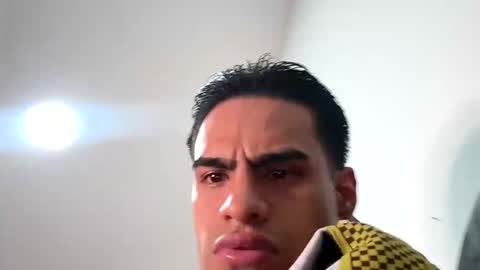 Snapshot of danyel_bigcock chatting on March 19, 4:27 am DANYELL online show from March 19, 4:27 am