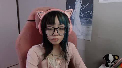 Snapshot of danyelleeyermann chatting on April 20, 1:03 pm danyelleeyermann online show from April 20, 1:03 pm