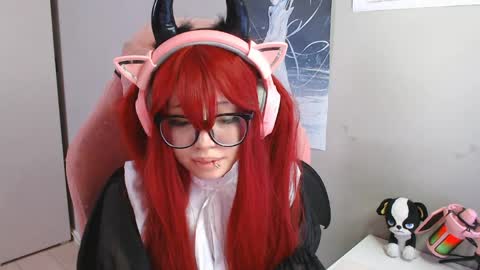 Snapshot of danyelleeyermann chatting on April 30, 1:17 pm danyelleeyermann online show from April 30, 1:17 pm