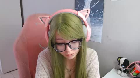 Snapshot of danyelleeyermann chatting on May 11, 1:06 pm danyelleeyermann online show from May 11, 1:06 pm