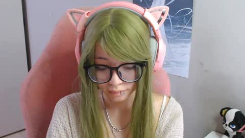 Snapshot of danyelleeyermann chatting on May 11, 2:45 pm danyelleeyermann online show from May 11, 2:45 pm