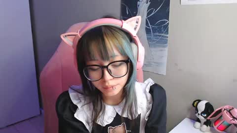 Snapshot of danyelleeyermann chatting on May 12, 1:08 pm danyelleeyermann online show from May 12, 1:08 pm