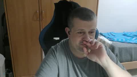 danysanchez1981 online show from March 2, 10:38 pm