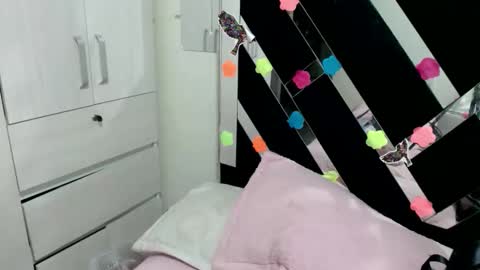 Snapshot of daphne877046 chatting on September 27, 7:19 pm daphne877046 online show from September 27, 7:19 pm
