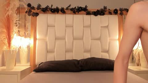 Snapshot of daphne_and_roger chatting on November 1, 1:02 pm daphne_and_roger online show from November 1, 1:02 pm