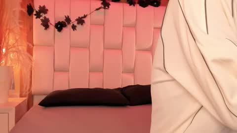 daphne_and_roger online show from February 7, 10:52 am