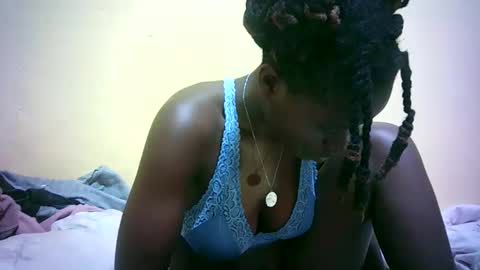 daphne online show from April 22, 11:56 am