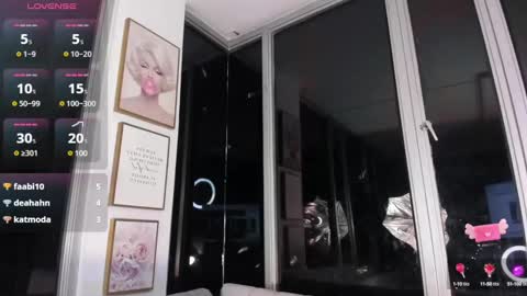Snapshot of daphne_chers chatting on February 26, 2:04 am daphne_chers online show from February 26, 2:04 am