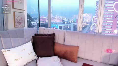 Snapshot of daphne_chers chatting on February 27, 9:47 pm daphne_chers online show from February 27, 9:47 pm