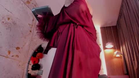 Snapshot of daphne_courtis chatting on October 29, 1:41 am Daphne online show from October 29, 1:41 am