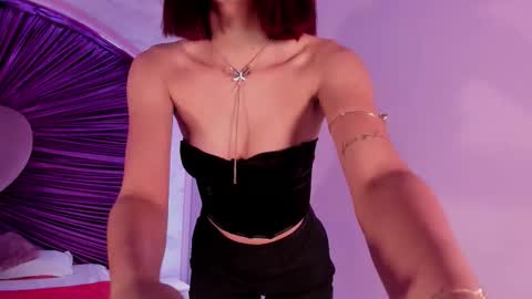 Snapshot of daphne_courtis chatting on November 30, 3:10 am Daphne online show from November 30, 3:10 am