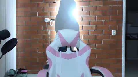 daphne_grayy online show from April 14, 10:32 am