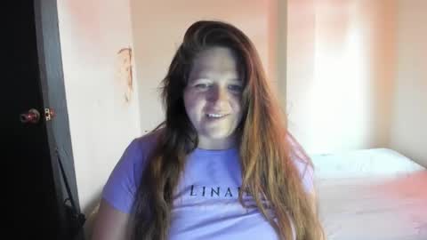 Snapshot of daphnegirlsexxy chatting on September 18, 3:14 pm daphnegirlsexxy online show from September 18, 3:14 pm