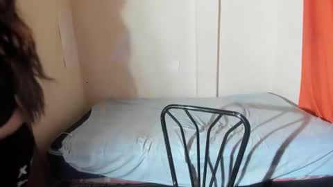 Snapshot of daphnegirlsexxy chatting on November 18, 3:12 am daphnegirlsexxy online show from November 18, 3:12 am