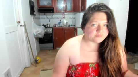 Snapshot of daphnegirlsexxy chatting on June 14, 2:20 am daphnegirlsexxy online show from June 14, 2:20 am