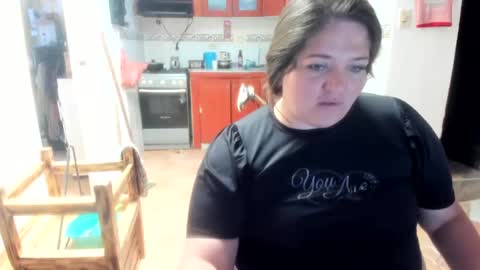 Snapshot of daphnegirlsexxy chatting on June 17, 3:02 pm daphnegirlsexxy online show from June 17, 3:02 pm
