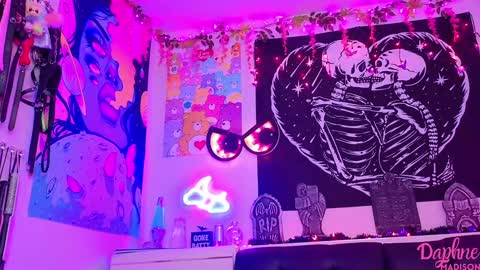 Snapshot of daphnemadison chatting on October 29, 9:05 pm Daphne Madison online show from October 29, 9:05 pm