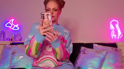 Snapshot of daphnemadison chatting on November 25, 8:09 pm Daphne Madison online show from November 25, 8:09 pm