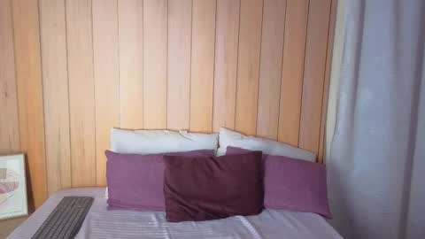 Snapshot of daphnevans chatting on November 21, 12:43 am Daphne online show from November 21, 12:43 am