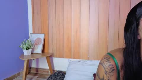 Snapshot of daphnevans chatting on December 1, 2:16 am Daphne online show from December 1, 2:16 am