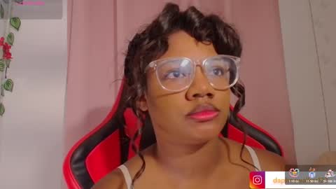 Snapshot of daphnewalker__ chatting on February 1, 11:53 am Daphne online show from February 1, 11:53 am