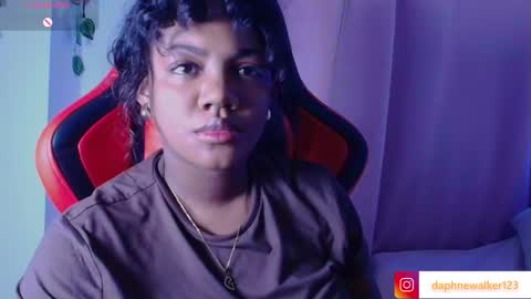 Snapshot of daphnewalker__ chatting on February 28, 1:28 am Daphne online show from February 28, 1:28 am