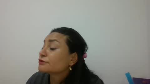 Snapshot of dapnne24 chatting on February 12, 2:43 pm dapnne online show from February 12, 2:43 pm