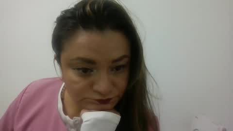 dapnne online show from February 2, 5:00 pm