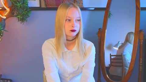 Snapshot of darceyheyd chatting on October 27, 4:16 am Kami online show from October 27, 4:16 am