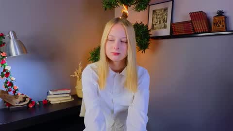 Snapshot of darceyheyd chatting on November 7, 3:28 am Kami online show from November 7, 3:28 am