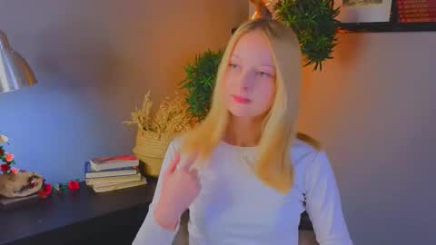 Snapshot of darceyheyd chatting on November 10, 2:43 am Kami online show from November 10, 2:43 am