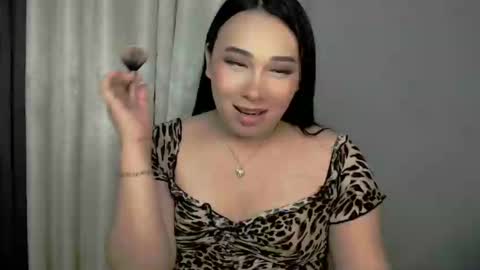 Snapshot of darcy_world chatting on January 25, 10:18 pm DARCY online show from January 25, 10:18 pm