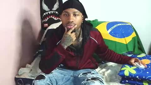 Snapshot of darent2210 chatting on February 18, 6:42 am breiner online show from February 18, 6:42 am