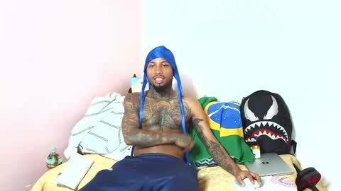 Snapshot of darent2210 chatting on February 19, 6:37 pm breiner online show from February 19, 6:37 pm