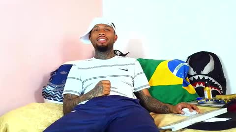 Snapshot of darent2210 chatting on February 20, 5:24 pm breiner online show from February 20, 5:24 pm