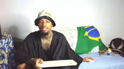 Snapshot of darent2210 chatting on March 6, 8:22 am breiner online show from March 6, 8:22 am