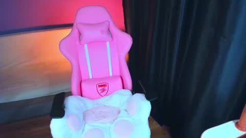 Snapshot of daria_rain chatting on January 5, 10:21 am Daria ---- online show from January 5, 10:21 am