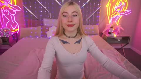 Snapshot of dariadelly chatting on June 3, 6:49 am dariadelly online show from June 3, 6:49 am